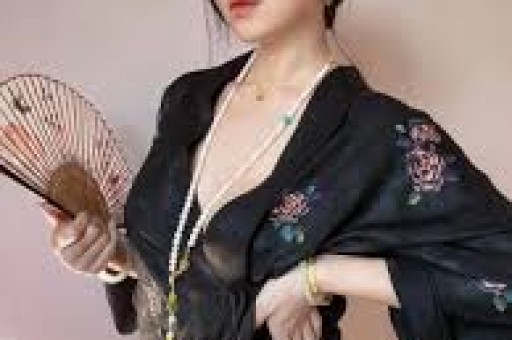 娱乐圈的“完美人设”崩塌现场当家暴男名星把观众当猴耍