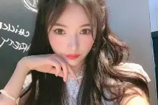 谢娜成都演唱会想看人数超35万艺人跨界为何引争议